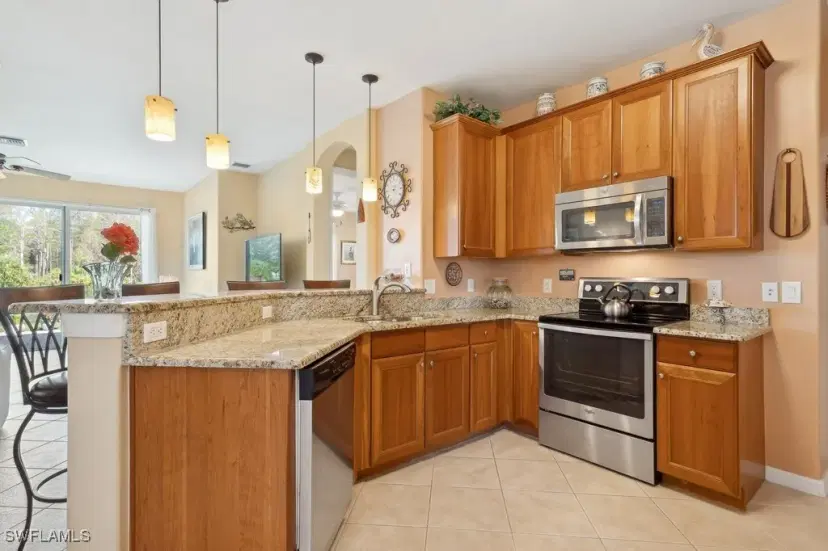 Picture of 10633 Camarelle Cir, Fort Myers FL 33913