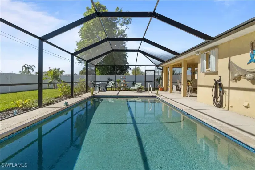 Picture of 400 SE 19Th Ter, Cape Coral FL 33990