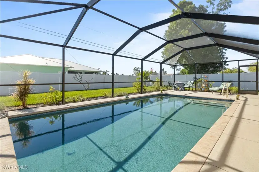Picture of 400 SE 19Th Ter, Cape Coral FL 33990