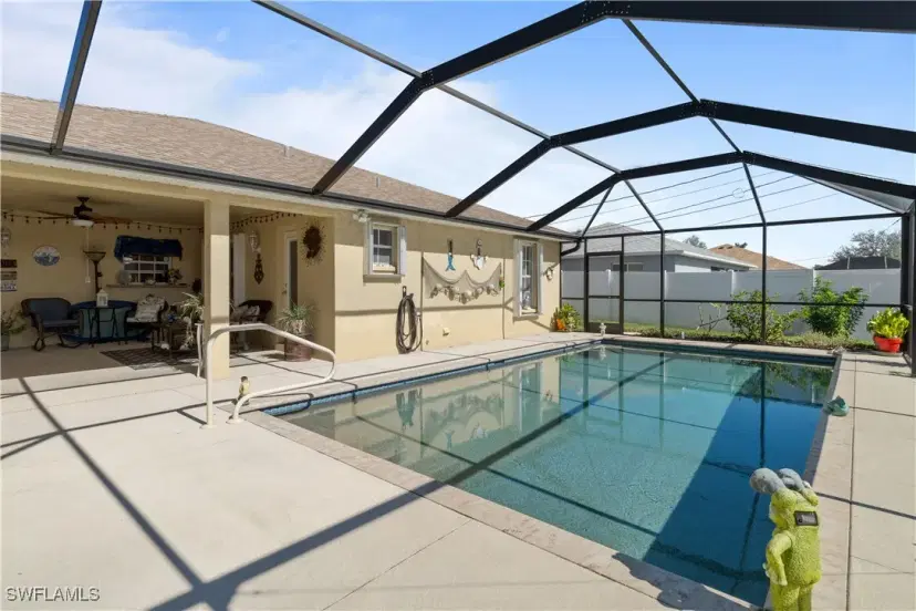 Picture of 400 SE 19Th Ter, Cape Coral FL 33990
