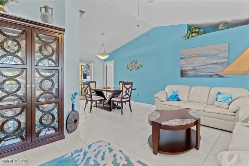 Picture of 400 SE 19Th Ter, Cape Coral FL 33990