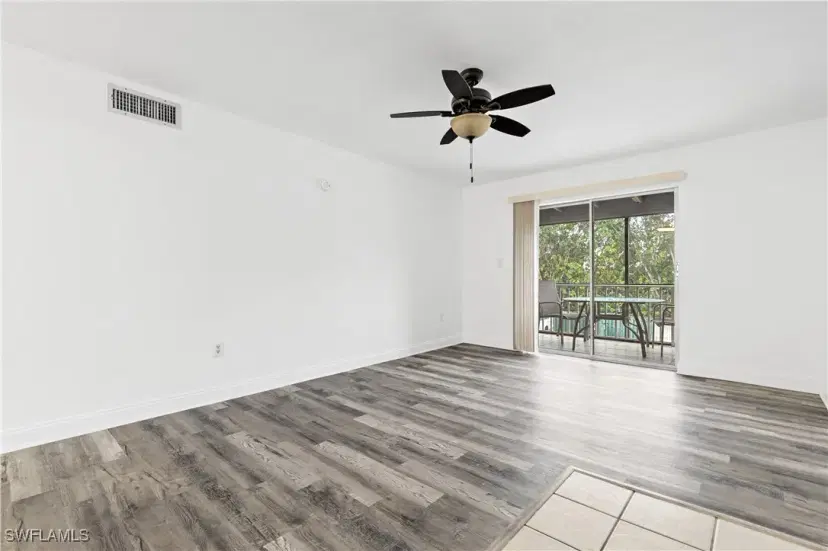 Picture of 12658 Kenwood Ln D, Fort Myers FL 33907