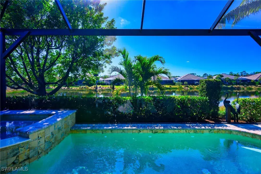 Picture of 7019 Dominica Dr, Naples, FL 34113