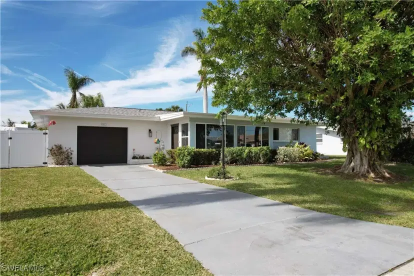 Picture of 4932 Nassau Ct, Cape Coral FL 33904