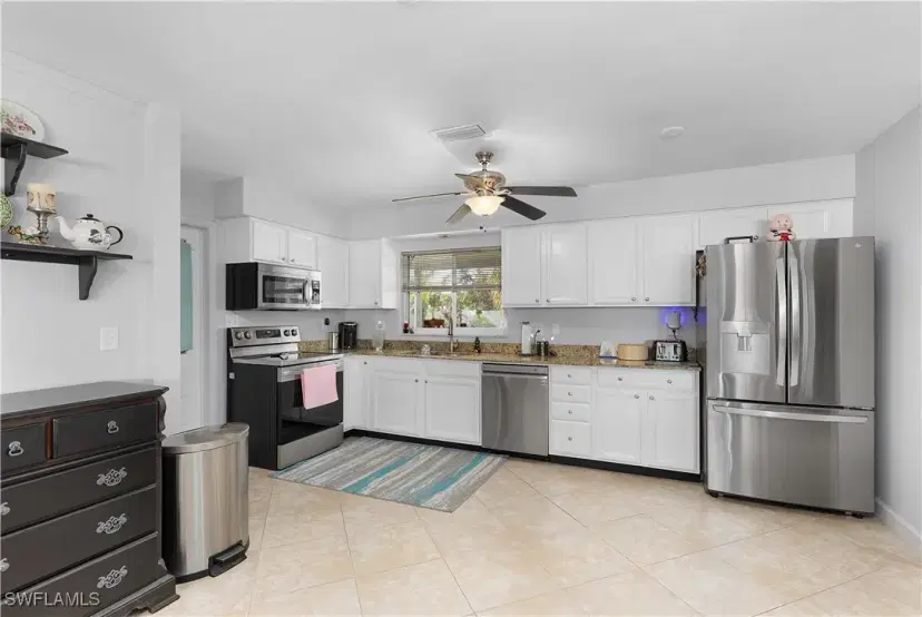 Picture of 4932 Nassau Ct, Cape Coral FL 33904