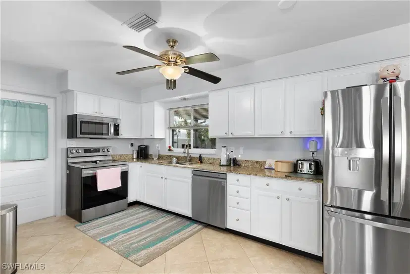 Picture of 4932 Nassau Ct, Cape Coral FL 33904