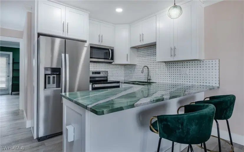 Picture of 13150 Kings Point Dr 15C, Fort Myers FL 33919