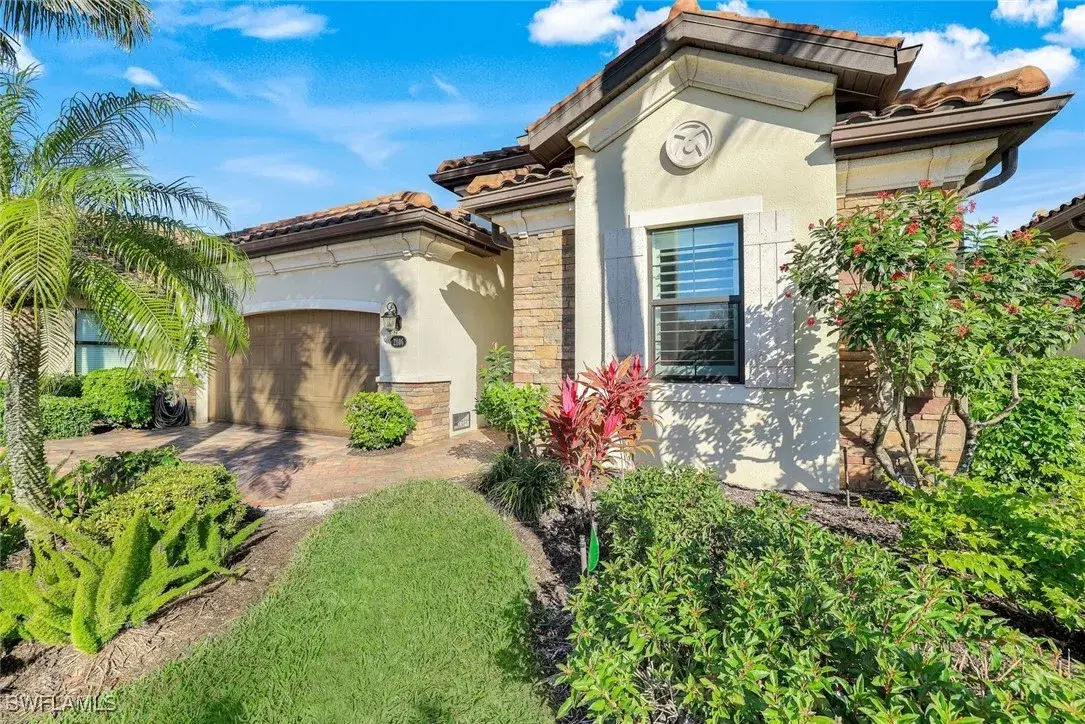 Picture of 2806 Aviamar Cir, Naples, FL 34114