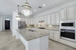Picture of 2806 Aviamar Cir, Naples, FL 34114