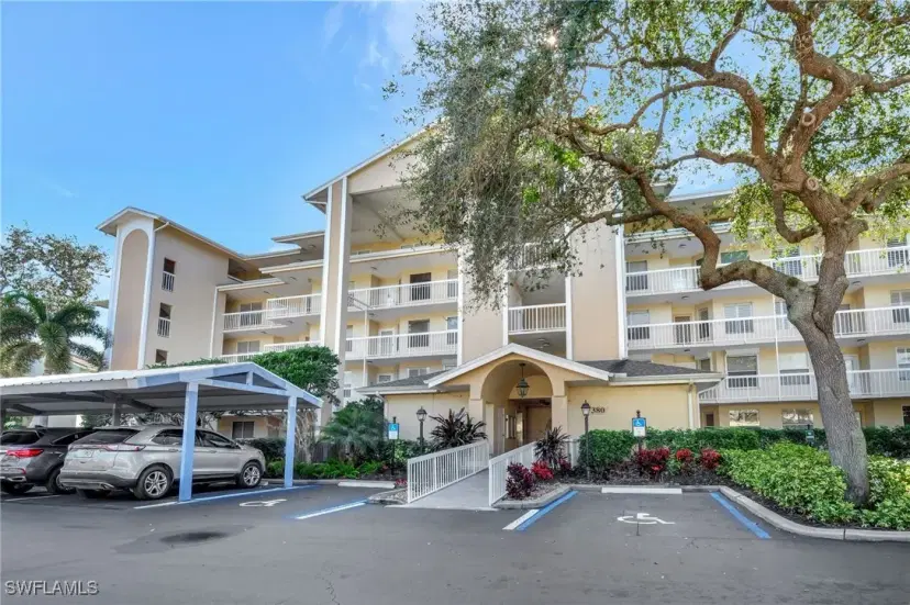 Picture of 380 Horse Creek Dr 104, Naples FL 34110