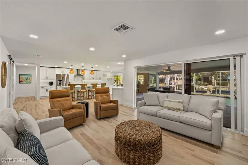 Picture of 6822 Griffin Blvd, Fort Myers FL 33908