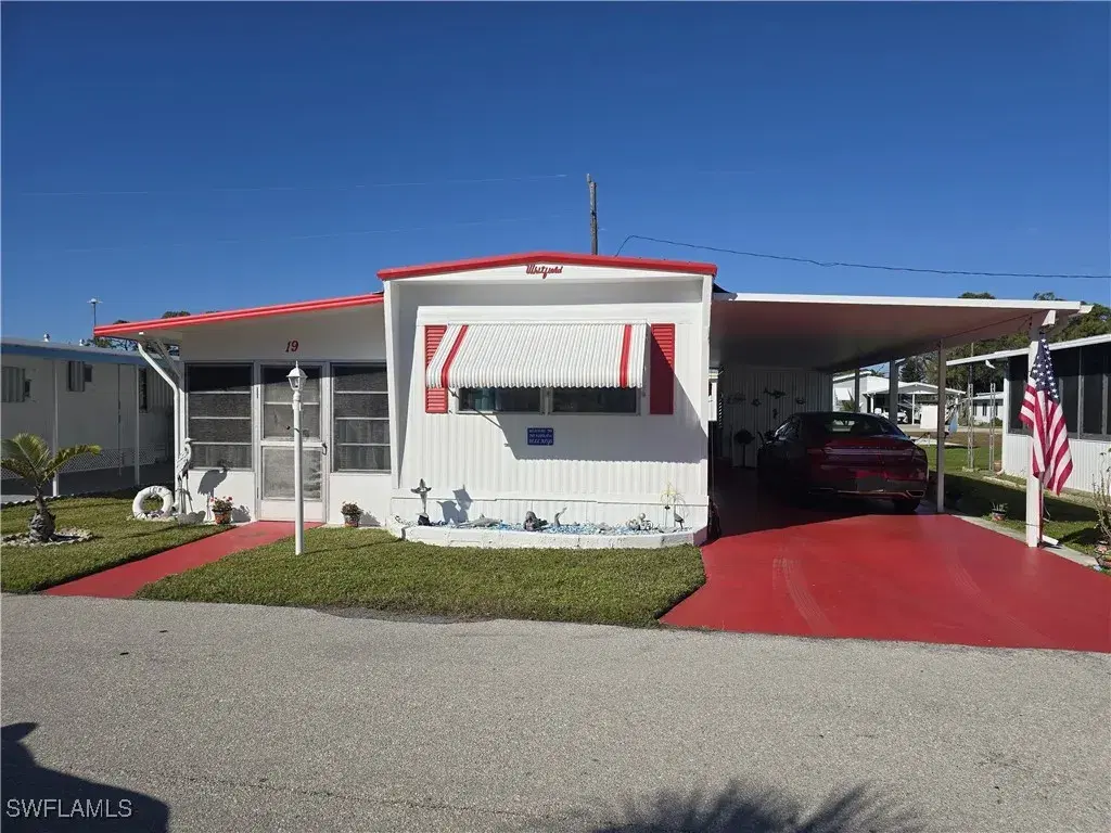 Picture of 19 Moorhead Mnr 19, Naples, FL 34112