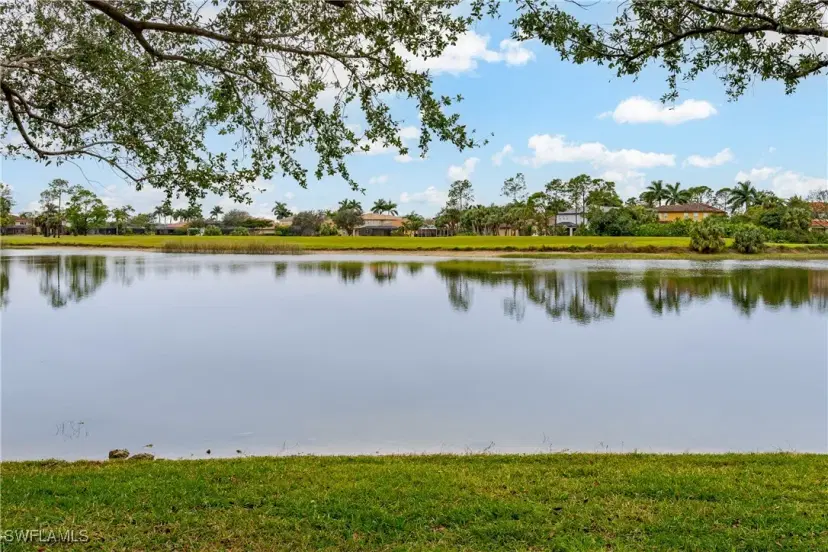 Picture of 2055 Par Dr, Naples FL 34120