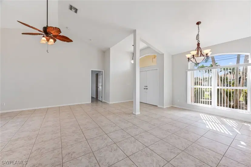 Picture of 1405 SE 21St Ln, Cape Coral FL 33990