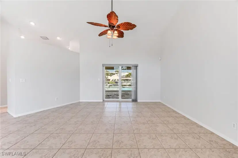 Picture of 1405 SE 21St Ln, Cape Coral FL 33990