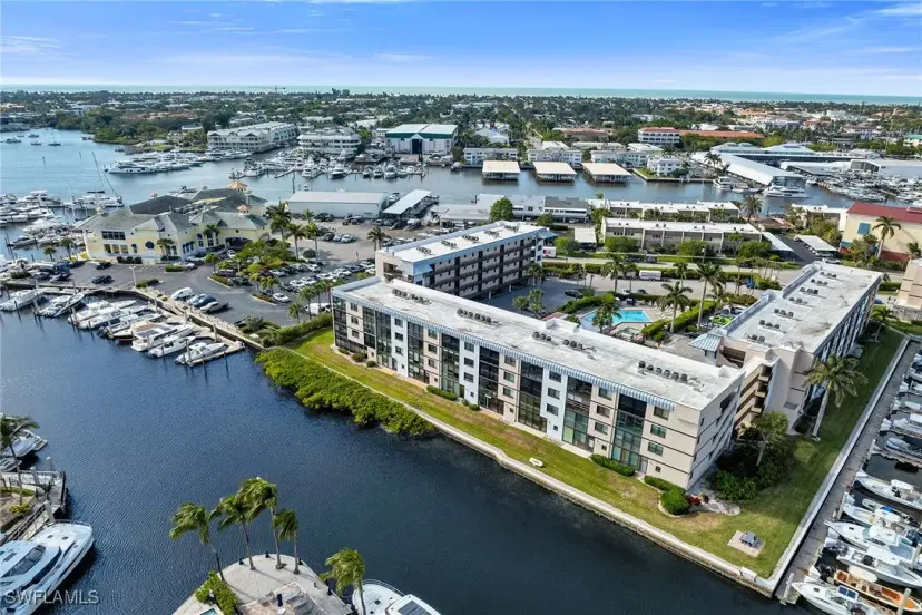 Picture of 803 River Point Dr 105B, Naples FL 34102