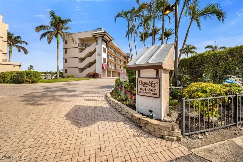 Picture of 803 River Point Dr 105B, Naples FL 34102