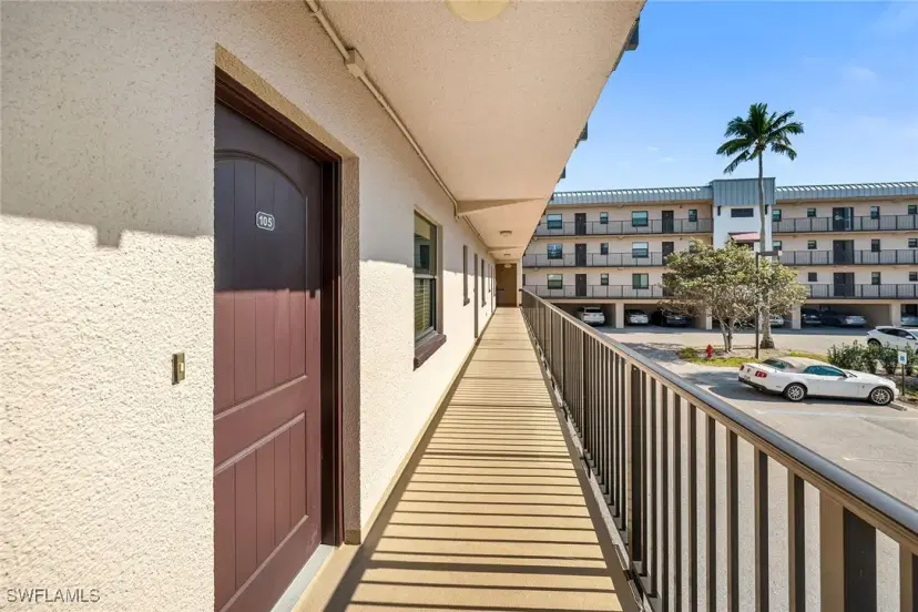 Picture of 803 River Point Dr 105B, Naples FL 34102