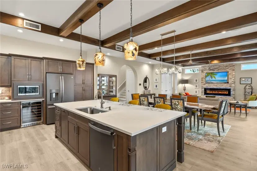 Picture of 461 Lake Murex Cir, Sanibel FL 33957