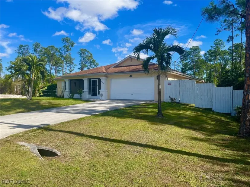 Picture of 822 Johns Ave, Lehigh Acres FL 33972
