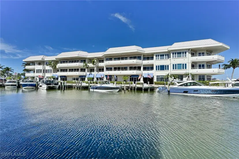 Picture of 909 10Th St S 203, Naples FL 34102