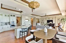 Picture of 909 10Th St S 203, Naples, FL 34102