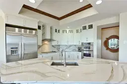 Picture of 909 10Th St S 203, Naples, FL 34102