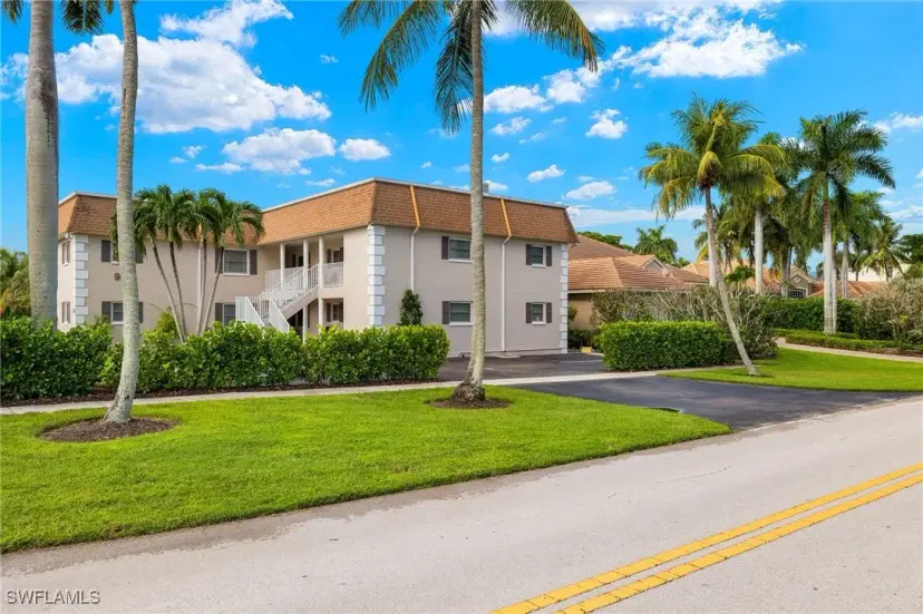 Picture of 940 3Rd St S 203, Naples FL 34102