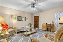 Picture of 940 3Rd St S 203, Naples, FL 34102