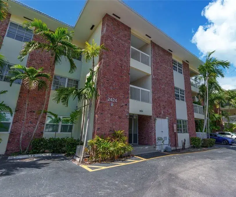 Picture of 2424 SE 17Th Street B103, Fort Lauderdale FL 33316