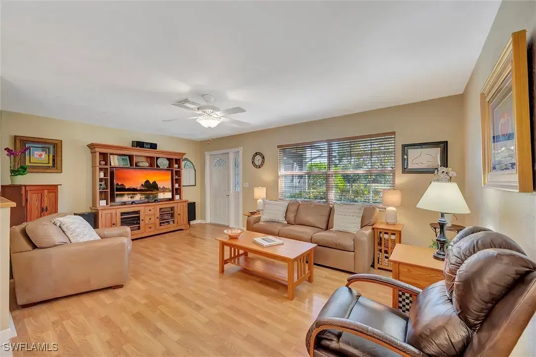 Picture of 715 96Th Ave N, Naples, FL 34108