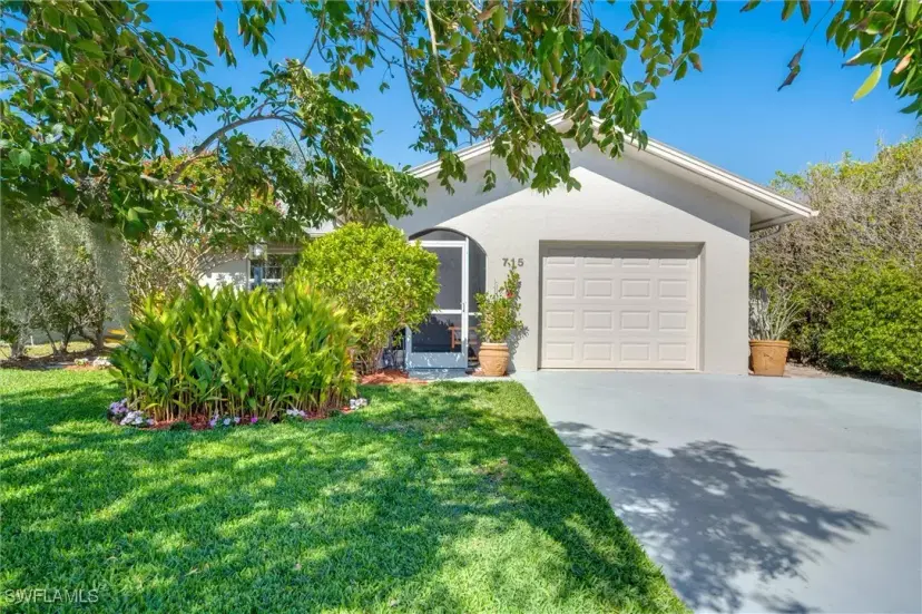 Picture of 715 96Th Ave N, Naples FL 34108