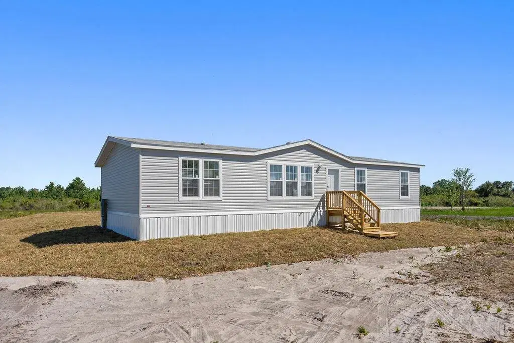 Picture of 18987 NW 268Th Street, Okeechobee, FL 34972