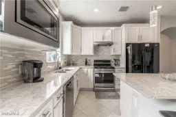 Picture of 7686 Jacaranda Ln, Naples, FL 34114