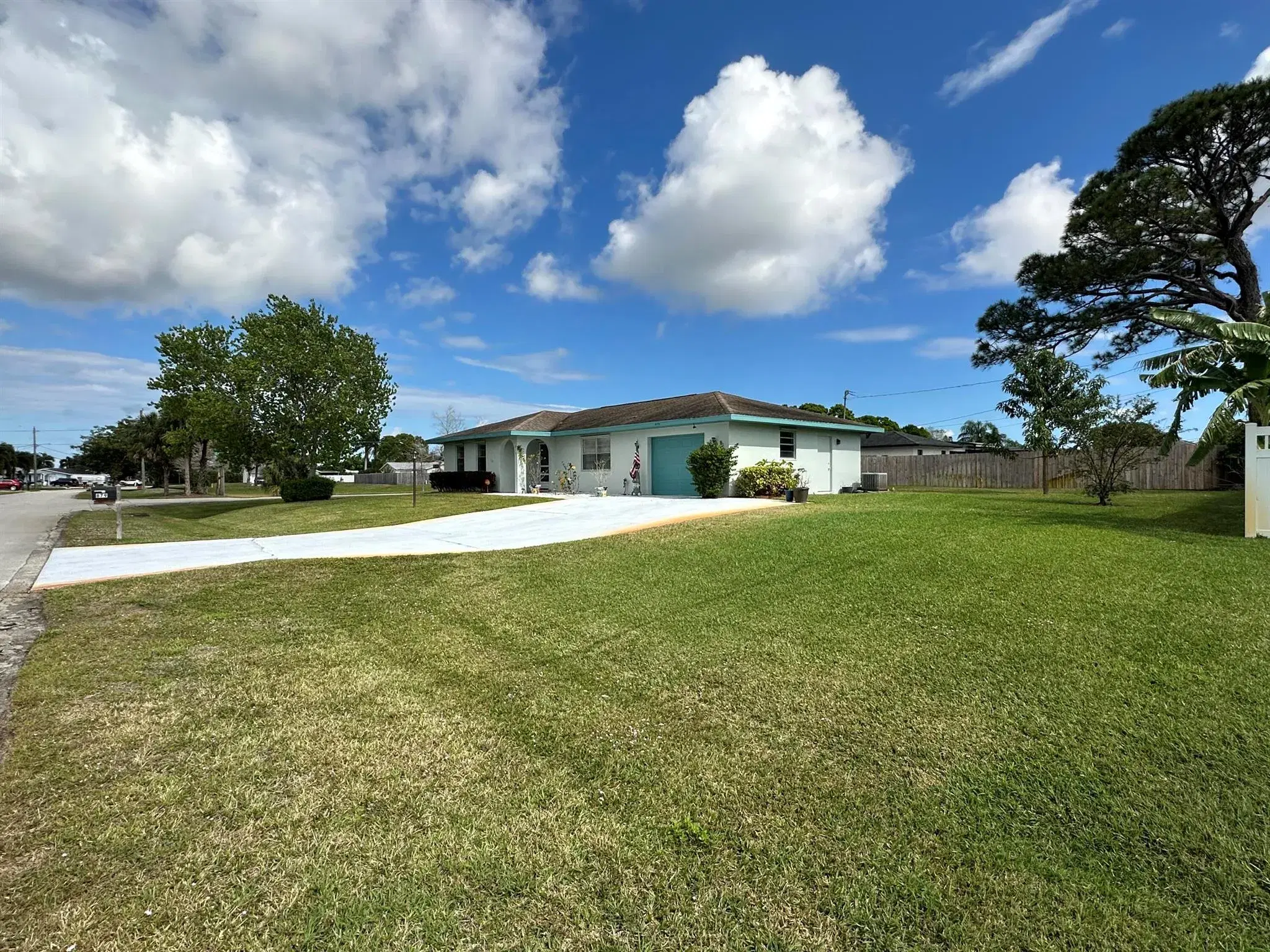 Picture of 879 SE Degan Drive, Port St Lucie, FL 34983