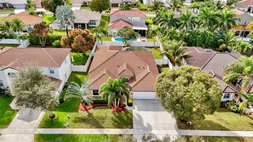 Picture of 5568 Lake Shore Village Circle, Lake Worth FL 33463