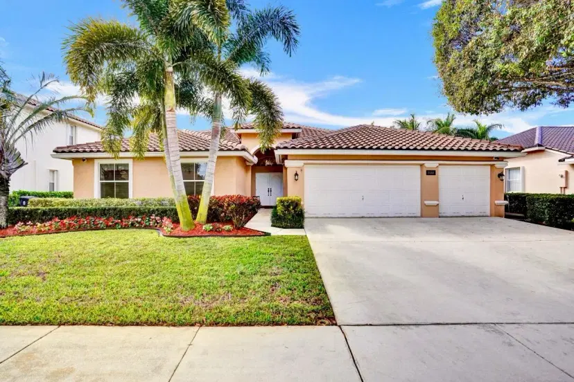 Picture of 5568 Lake Shore Village Circle, Lake Worth FL 33463