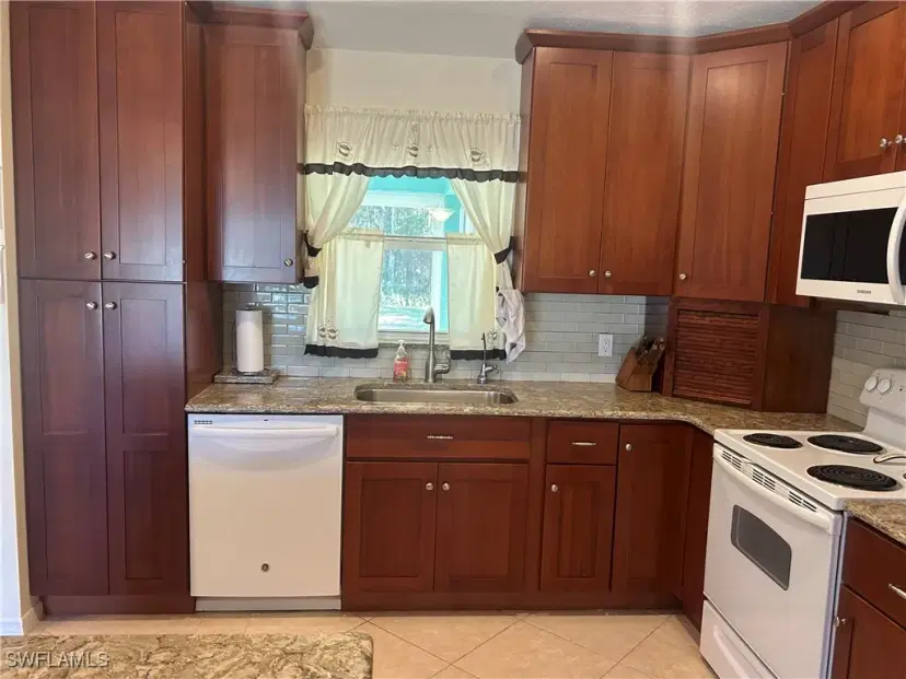 Picture of 23465 Olde Meadowbrook Cir, Estero FL 34134