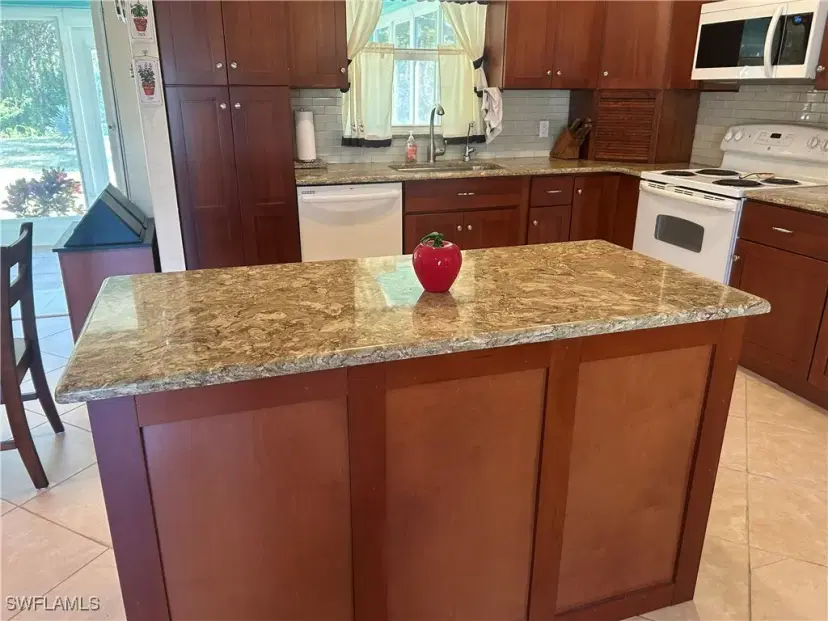 Picture of 23465 Olde Meadowbrook Cir, Estero FL 34134