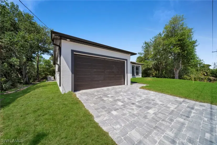 Picture of 406 Columbus Blvd S, Lehigh Acres FL 33974