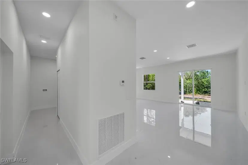 Picture of 406 Columbus Blvd S, Lehigh Acres FL 33974