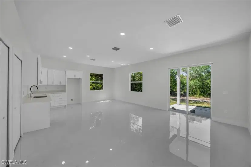 Picture of 406 Columbus Blvd S, Lehigh Acres FL 33974