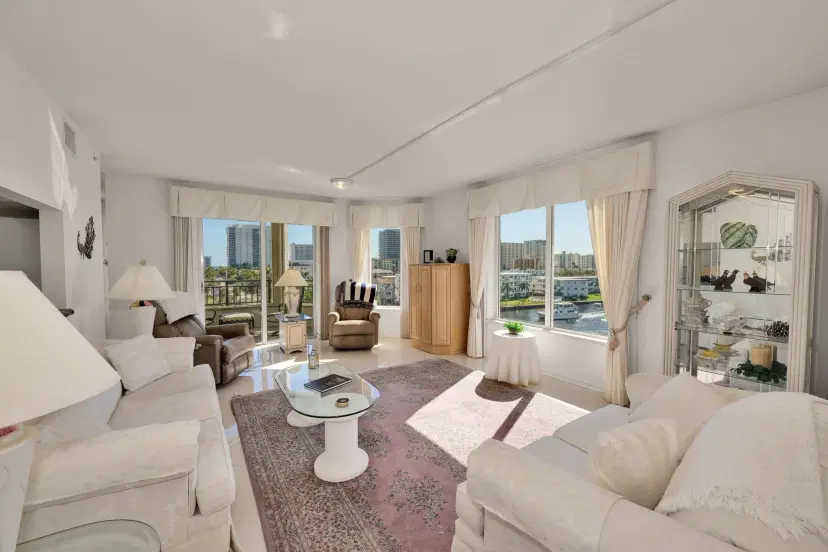 Picture of 2880 NE 14Th Street Cswy 505, Pompano Beach FL 33062
