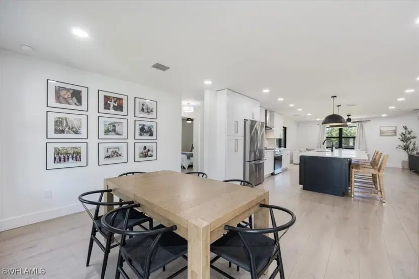 Picture of 2200 Poinciana Dr, Naples FL 34105