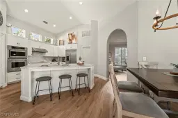 Picture of 1015 Tivoli Ln, Naples, FL 34104