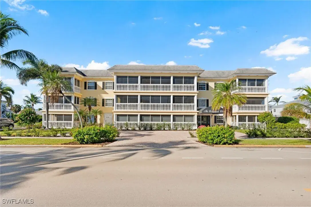 Picture of 666 3Rd St S 104, Naples, FL 34102
