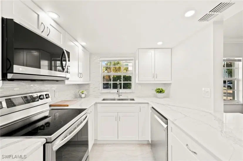 Picture of 666 3Rd St S 104, Naples FL 34102