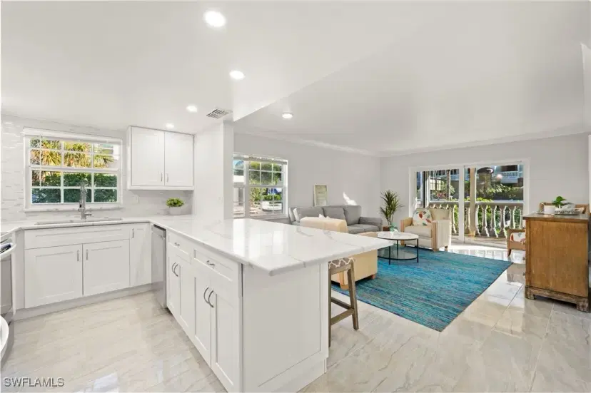 Picture of 666 3Rd St S 104, Naples FL 34102