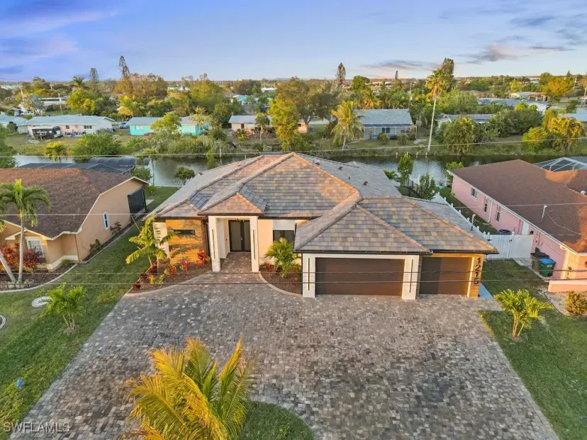 Picture of 1215 NE 3Rd Ter, Cape Coral FL 33909