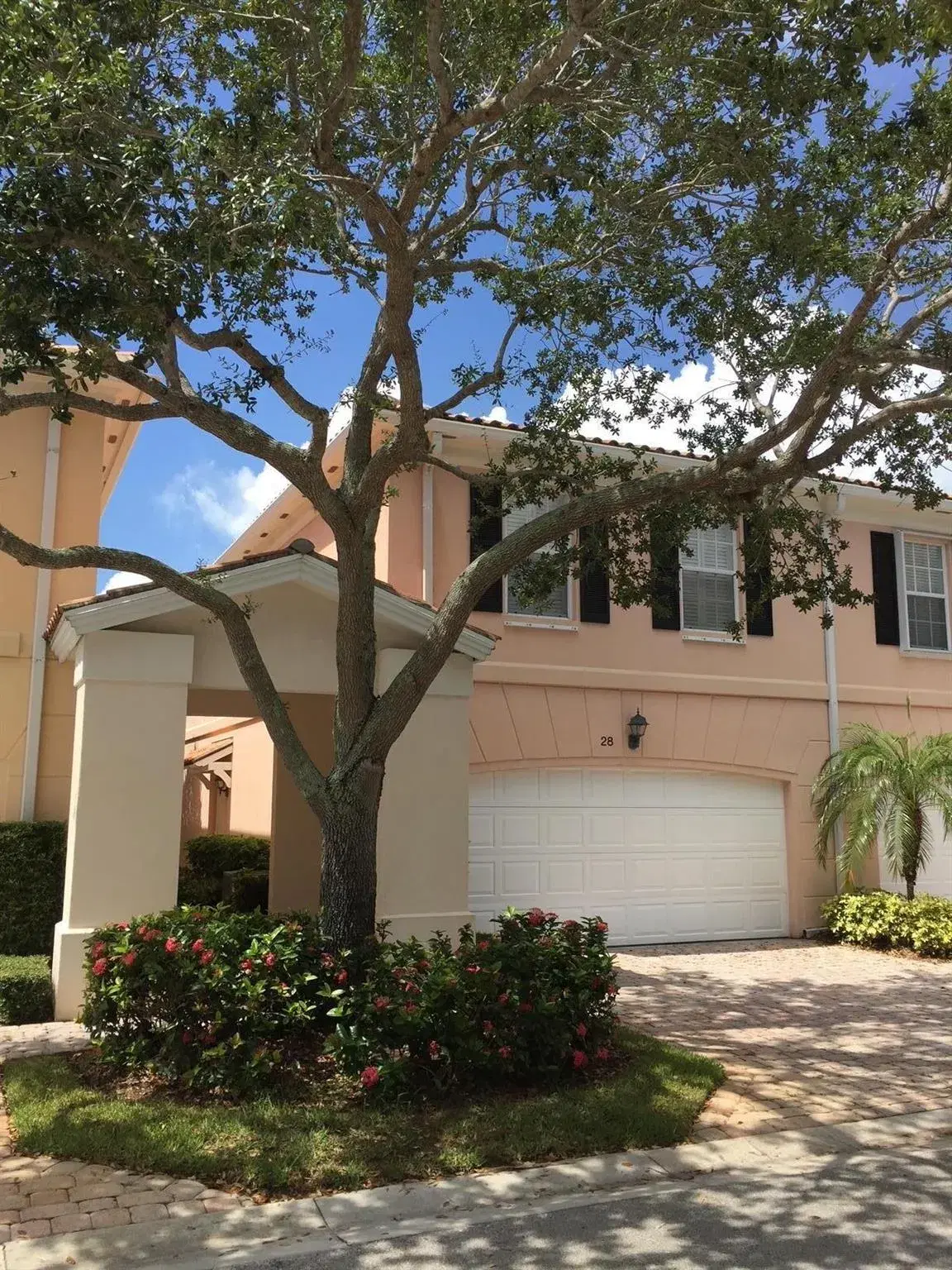 Picture of 28 Live Oak Circle, Tequesta, FL 33469
